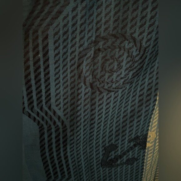 Pashmina Reversible Green & Teal Scarf With Fringe Edges - Picture 5 of 7